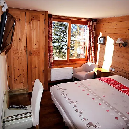 Prestigious 18 Person With Pool And Jacuzzi Vars (Hautes-Alpes)